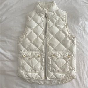 J Crew puffer best, cream with gold accents